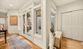 545 Ashland Creek Dr, Ashland, OR 97520