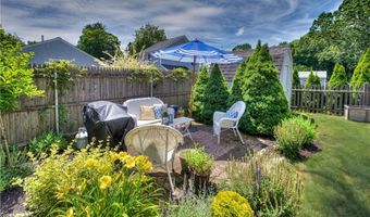 38 Highland Ave, Barrington, RI 02806