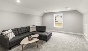 8 Stone Creek Dr, Brentwood, NH 03833