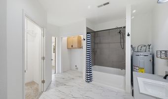 202 Walnut St, Anderson, MO 64831