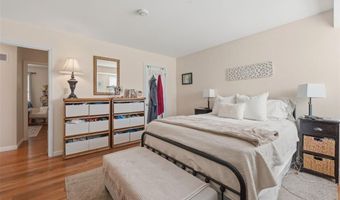 254 Village Mead Dr, Ballwin, MO 63021