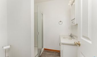 312 S 1st Ave, Brandon, SD 57005