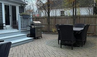 42 Pelham Pkwy, North Providence, RI 02911