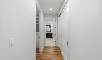 8121 RIVER Rd 423, Bethesda, MD 20817