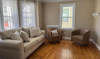 11 Ann St, Newport, RI 02840