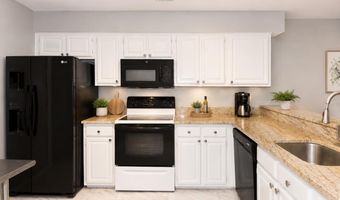 240 S REYNOLDS St 309, Alexandria, VA 22304