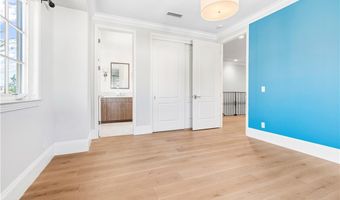 566 S 2nd Ave, Arcadia, CA 91006