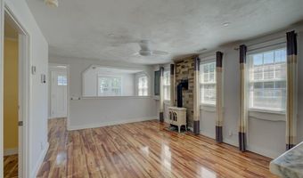 33 Spruce Ln, Bristol, RI 02809