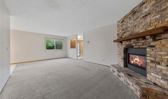 5214 148th St W, Apple Valley, MN 55124