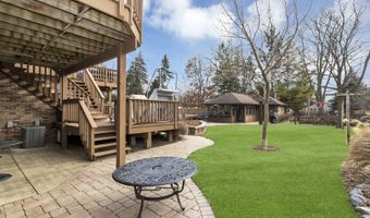1415 W Hawthorne St, Arlington Heights, IL 60005
