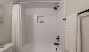 656 E MESQUITE Ave, Apache Junction, AZ 85119