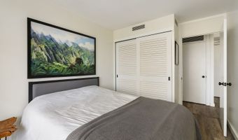 445 Kaiolu St 812, Honolulu, HI 96815