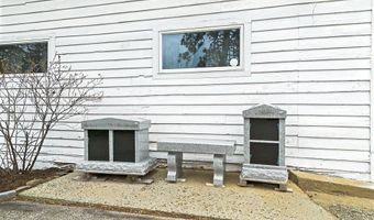 585 Riverside Dr, Augusta, ME 04330