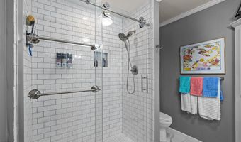 201 Hoop Pole Creek Dr, Atlantic Beach, NC 28512