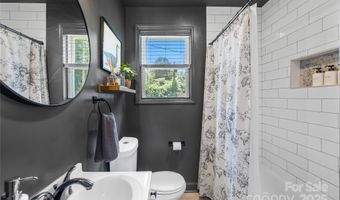 4134 Firethorne Rd, Charlotte, NC 28205