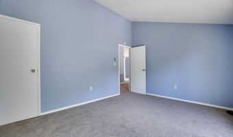 3055 Briarwood Dr, Tobyhanna, PA 18466