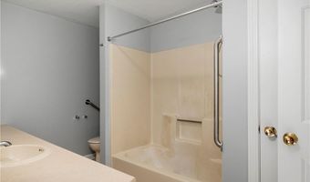 200 Heroux Blvd 606, Cumberland, RI 02864