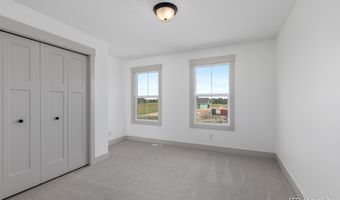 8284 Kettle Oak Dr, Alto, MI 49302