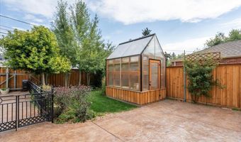 220 W 4TH Ave, Cheyenne, WY 82001