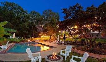 8121 BRIAR CREEK Dr, Annandale, VA 22003