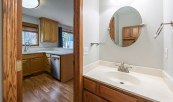 1634 Prairie Cir, Altoona, IA 50009