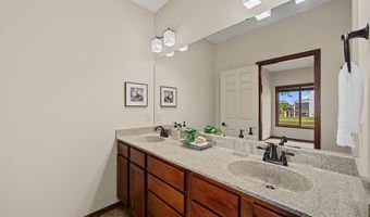805 NW Reinhart Dr, Ankeny, IA 50023