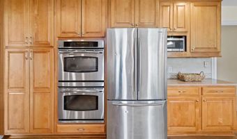 70 N FAIRFIELD Dr, Dover, DE 19901