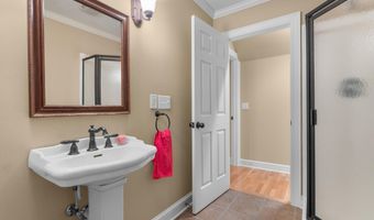 1368 Sunnyhill Dr, Camden, SC 29020