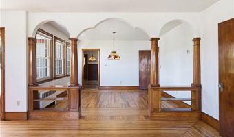 247 W Main Rd, Middletown, RI 02842