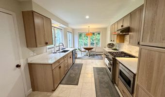 281 Clyde Rd, Bangor, ME 04401