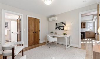 22 Castle St 3, East Greenwich, RI 02818