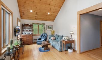 405 Old W Rd, Arlington, VT 05250