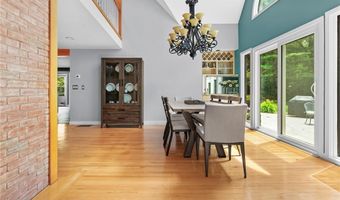 20 Beechwood Dr, Cranston, RI 02921