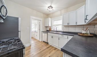 212 Nile Kinnick Dr N, Adel, IA 50003
