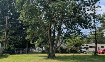 18 W Delta St, Aurora, MO 65605