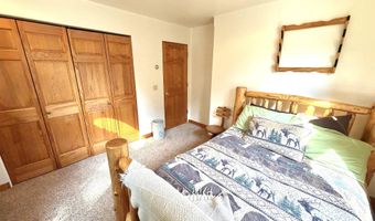 5912 5 Mile Pt Rd, Allouez, MI 49805