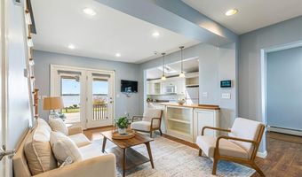 15 Shore Dr, Barrington, RI 02806