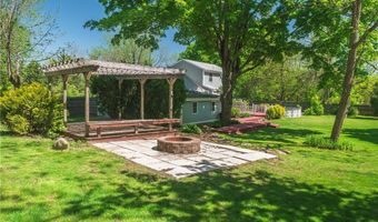 33 Wilbur Rd, Lincoln, RI 02865