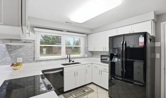 119 Zona Dr, Auburn, IN 46706