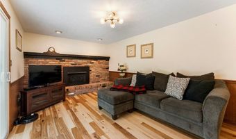 3827 Nautilus Trl, Aurora, OH 44202