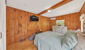 1052 Lakeside Dr E, Alloway, NJ 07422