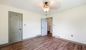 115 Poplar St, Agawam, MA 01030