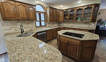 39081 Greenwood Ln, Aberdeen, SD 57401