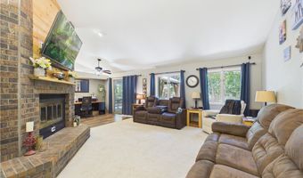 3 Dolphin Ln, Bella Vista, AR 72715