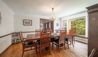 40 Hidden Brook Dr, Brookfield, CT 06804