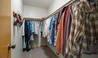 15564 Vale St NW, Andover, MN 55304