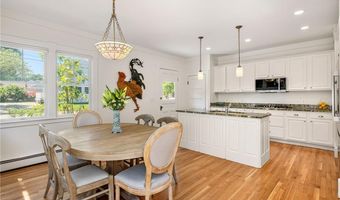 84 Rodman St, Narragansett, RI 02882