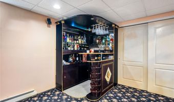 133 Wentworth Ave, Albertson, NY 11507