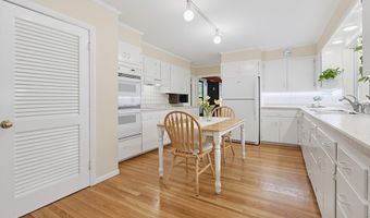 32 Thayer Farm Rd, Attleboro, MA 02703