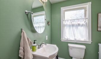 795 Riverside Dr, Augusta, ME 04330